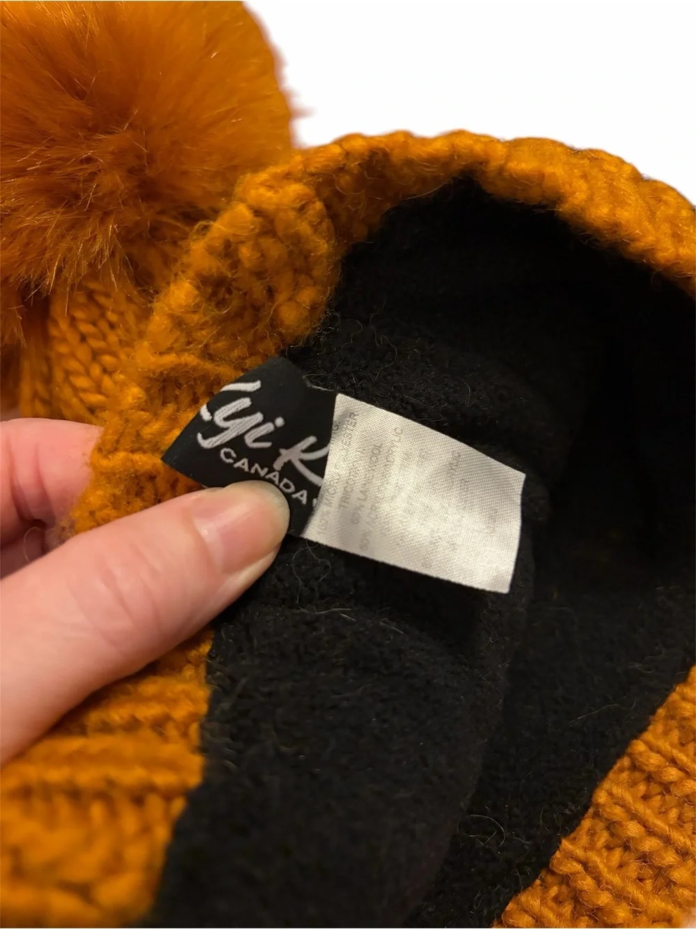 Kyi Kyi Canada Burnt Orange Knit Lined Pom Pom Beanie One Size